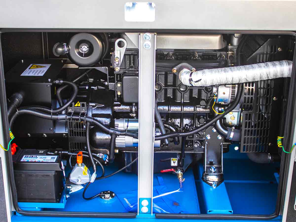 GD15 | Graecus | Γεννήτρια πετρελαίου τριφασική κλειστού τύπου με βάση, υδρόψυκτη με αυτόματο πίνακα μεταγωγής 