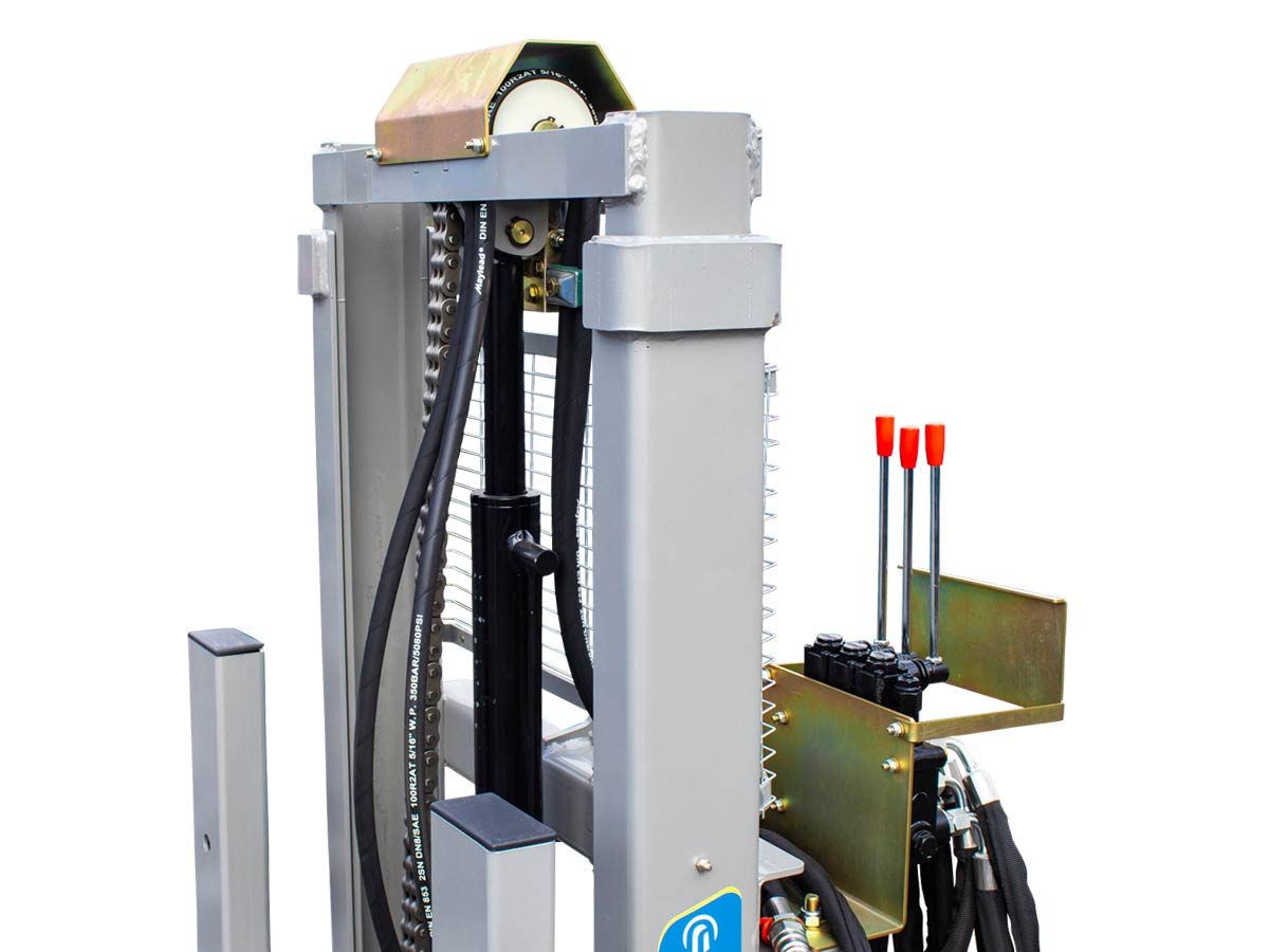 CLARK1500 TRIPLEX250-RC | Graecus | Κλαρκ για τρακτέρ 3 σταδιων με ανύψωση βάρους 1500kg και ύψους 250εκ, υδρ. πλάγια μετατόπιση, υδρ. ρύθμιση μπούμας και ασύρματο χειριστήριο.