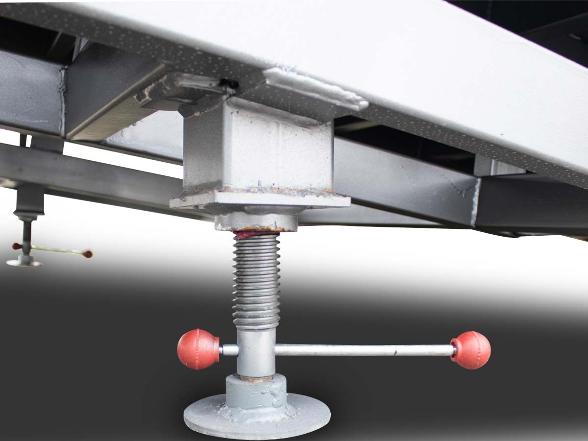 RAMP10T | Graecus | Κινητή ράμπα φορτοεκφόρτωσης με γρήγορα αφαιρούμενα παραπέτα 