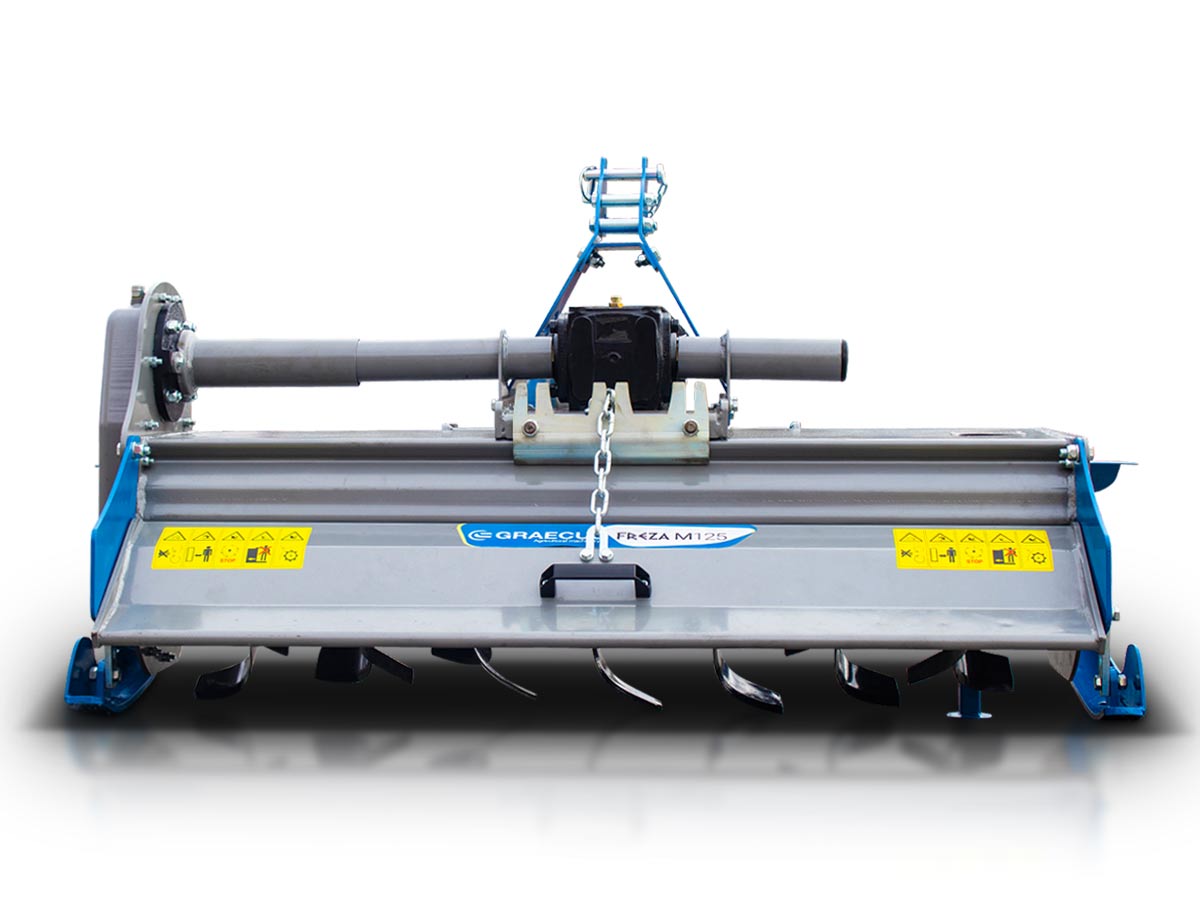 FREZA M145 | Graecus | Φρέζα μεσαίου τύπου συρταρωτή για μικρά τρακτέρ Solis, LS, Kubota κ.ά - με μηχανική μετατόπιση - επιφάνεια εργασίας 145εκ 