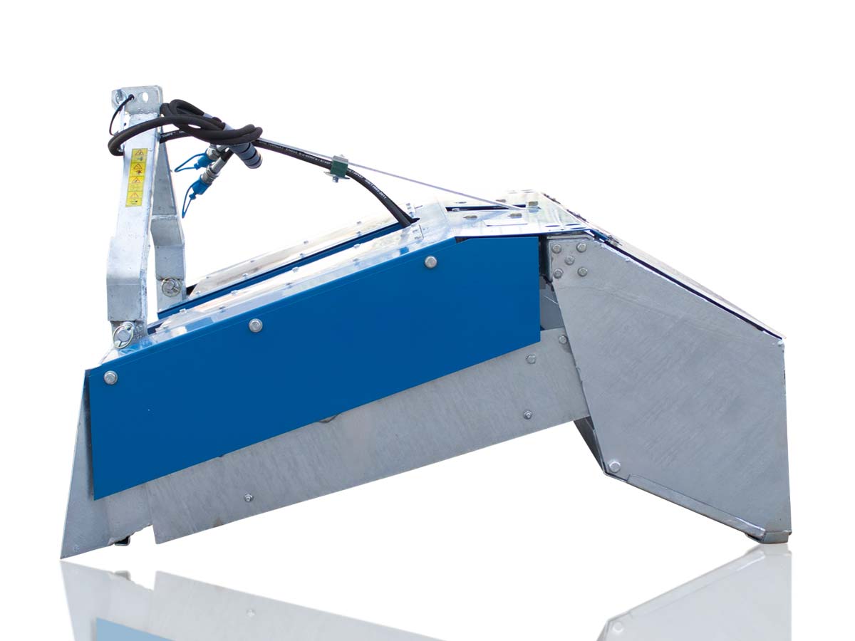 KA105 | Graecus | Μηχάνημα καθαρισμού ακτών για τρακτέρ 