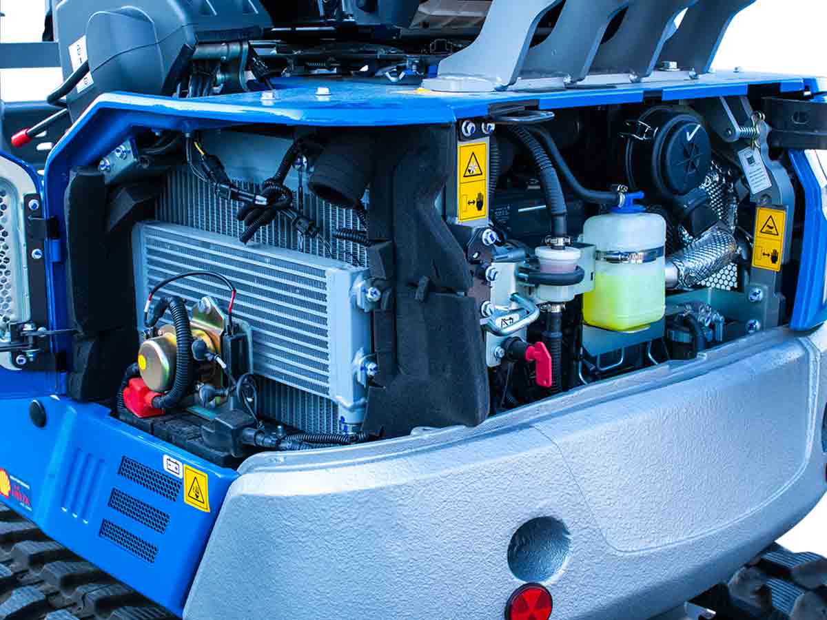 EB24-PRO | Graecus | Μίνι τσαπάκι 2.4T, Kubota Diesel, με περιστροφή στην μπούμα, πτυσσόμενες ερπύστριες, πλαϊνούς μοχλούς χειρισμού και γραμμή σφύρας