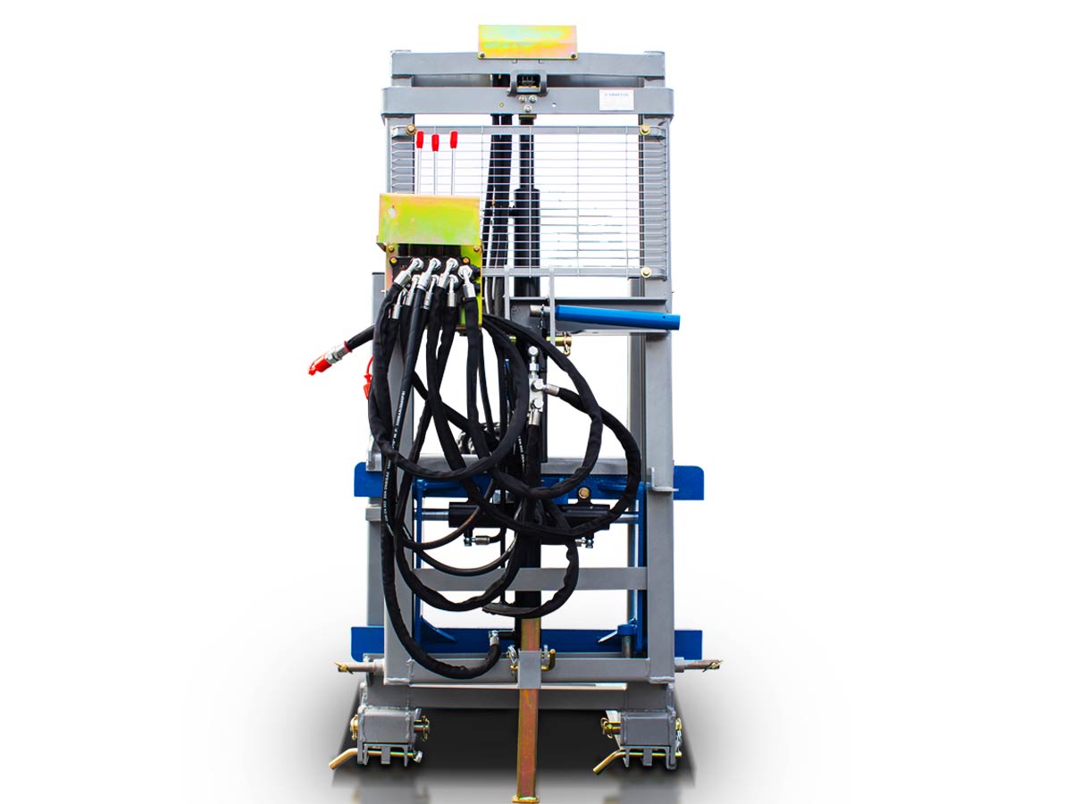 CLARK1500 TRIPLEX250-RC | Graecus | Κλαρκ για τρακτέρ 3 σταδιων με ανύψωση βάρους 1500kg και ύψους 250εκ, υδρ. πλάγια μετατόπιση, υδρ. ρύθμιση μπούμας και ασύρματο χειριστήριο.