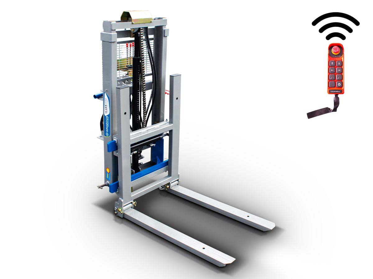 CLARK1500 TRIPLEX250-RC | Graecus | Κλαρκ για τρακτέρ 3 σταδιων με ανύψωση βάρους 1500kg και ύψους 250εκ, υδρ. πλάγια μετατόπιση, υδρ. ρύθμιση μπούμας και ασύρματο χειριστήριο.