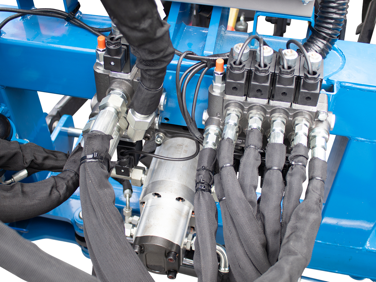 BTK 150 Joystick | Graecus | Τηλεσκοπικός Καταστροφέας με βραχίονα, αυτόνομος για τρακτέρ | βαρέως τύπου 