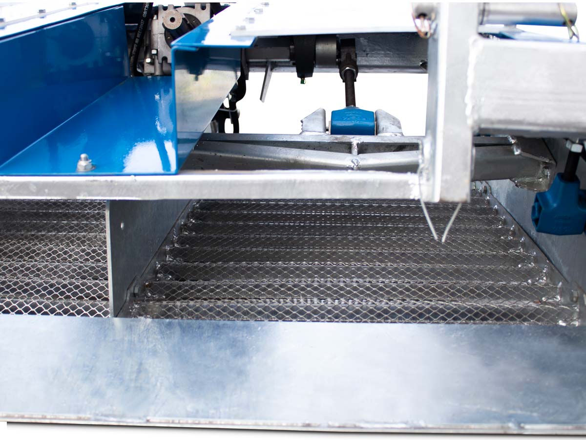 KA105 | Graecus | Μηχάνημα καθαρισμού ακτών για τρακτέρ 