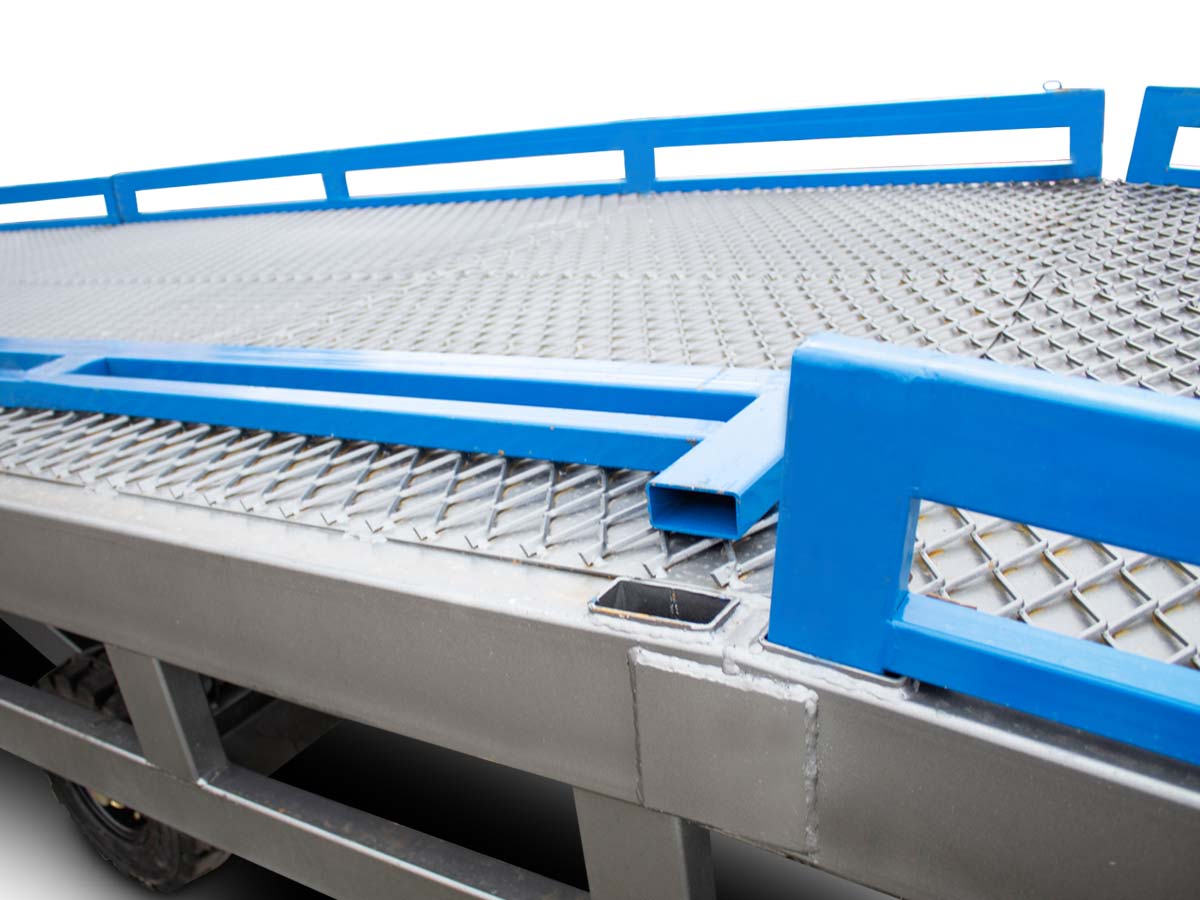 RAMP6T | Graecus | Κινητή ράμπα φορτοεκφόρτωσης με γρήγορα αφαιρούμενα παραπέτα 