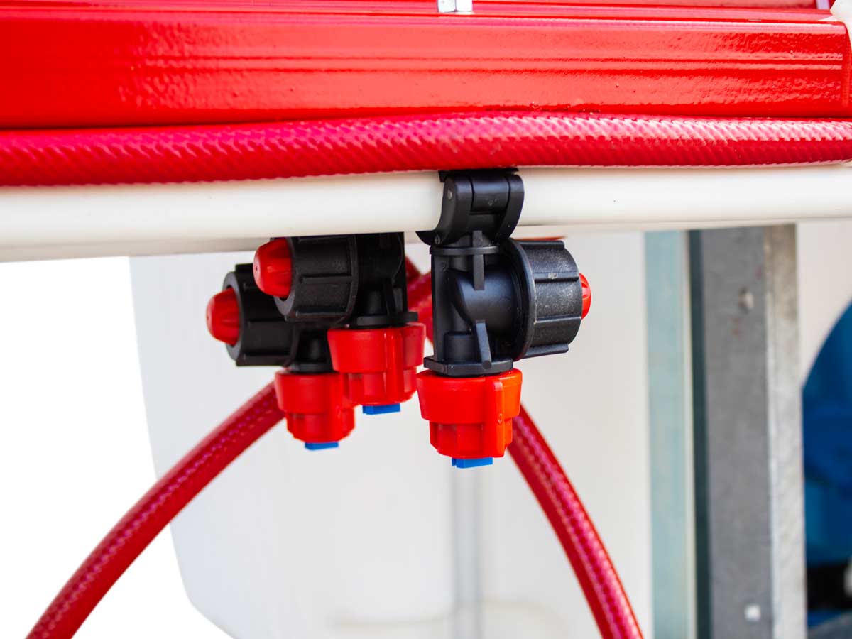 PA700+AD12 | Agron Mag | 700L/12m Ραντιστικο-Ψεκαστικο 3 καζάνια αναρτώμενο με 12 μέτρα μπάρα 