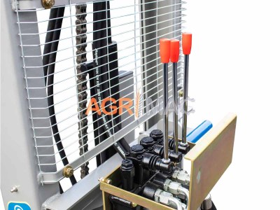 clark-gia-trakter-times-CLARK800-DUPLEX1808