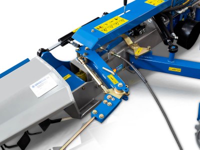 frezaki-GRAECUS-ampelourgiko-gia-trakter-me-ntiza-AF70