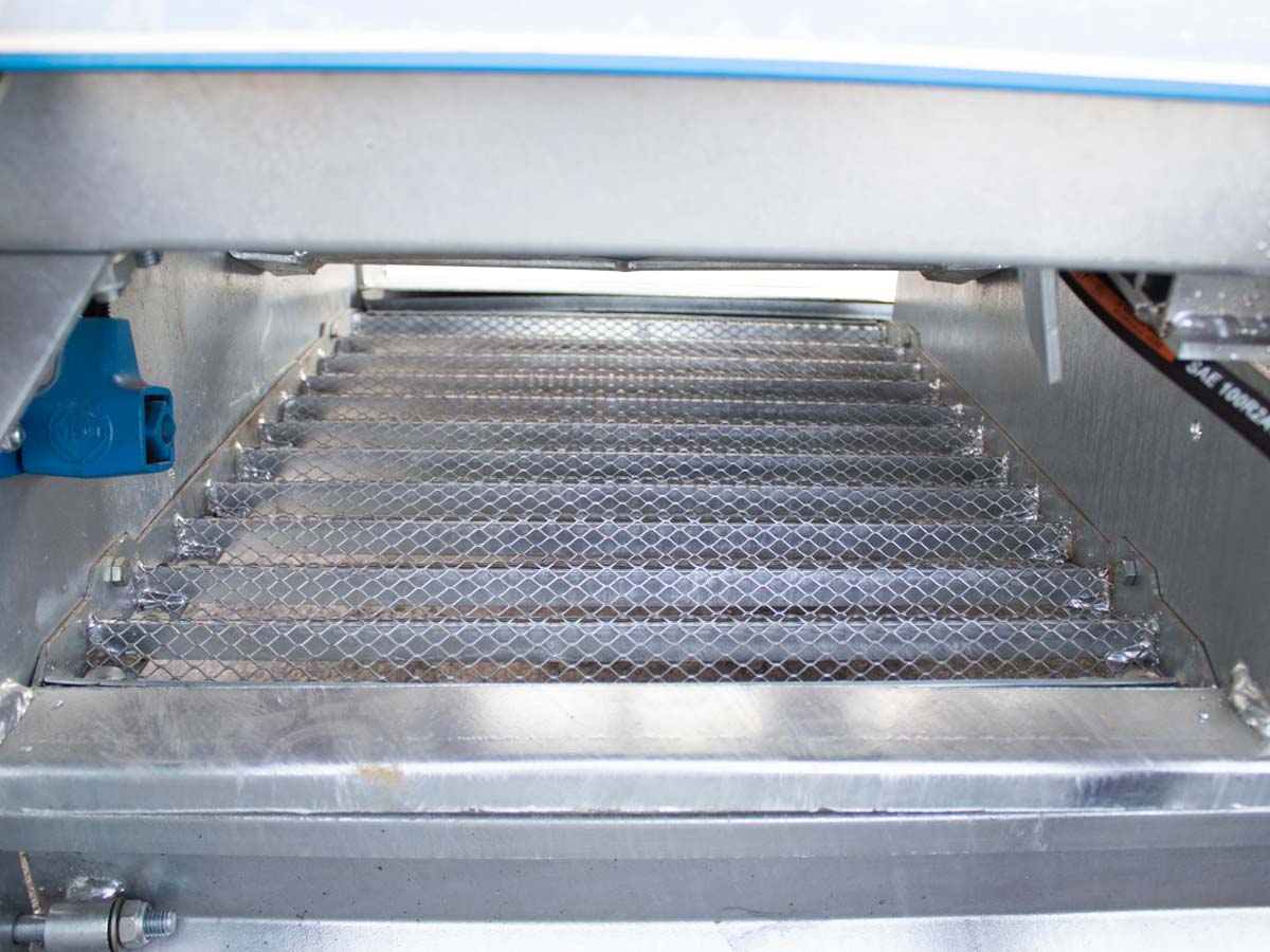 KA105 | Graecus | Μηχάνημα καθαρισμού ακτών για τρακτέρ 